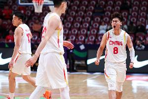 KaiyunSports-媒体人：若非下半场吹罚离谱分差会更大 胡金秋王俊杰最让人心安